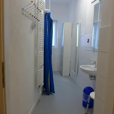 O11- Grosszuegige Im Kuenstlerhaus *