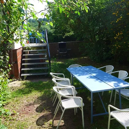 O11- Grosszuegige Im Kuenstlerhaus Apartman *