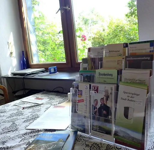 O11- Grosszuegige Im Kuenstlerhaus Lichtenfels-Sachsenberg